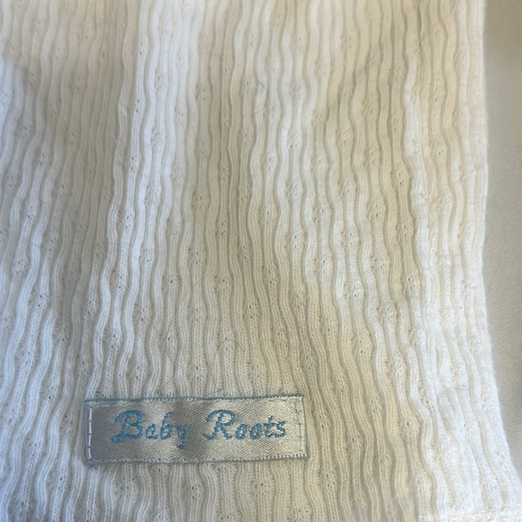 Roots Baby - Elegant White Cardigan with Ribbon Details - Picture 3 of 5